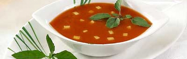 Суп-крем из помидоров и сыром моцареллой