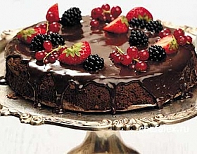 Шоколадный торт с бренди и черносливом