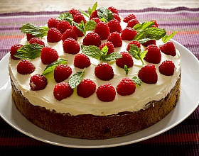 Торт маково-малиновый