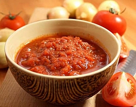 Соус из томатного сока с орехами